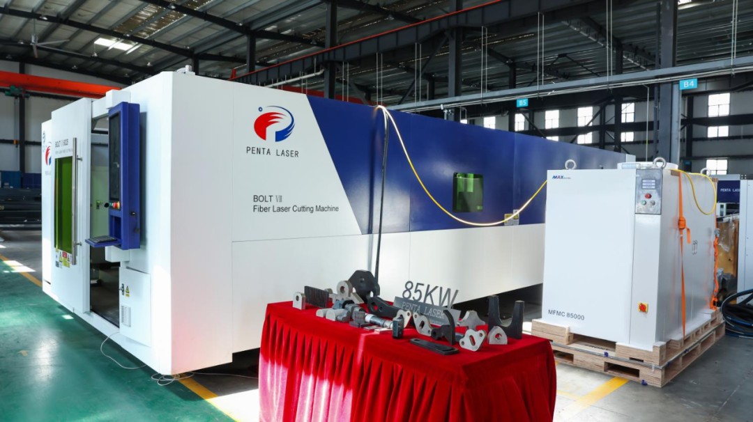 Penta Laser와 Chuangxin Laser는 공동으로 85000W 레이저 절단기를 출시하여 절단 분야에서 다시 한번 고전력 기록을 경신했습니다.